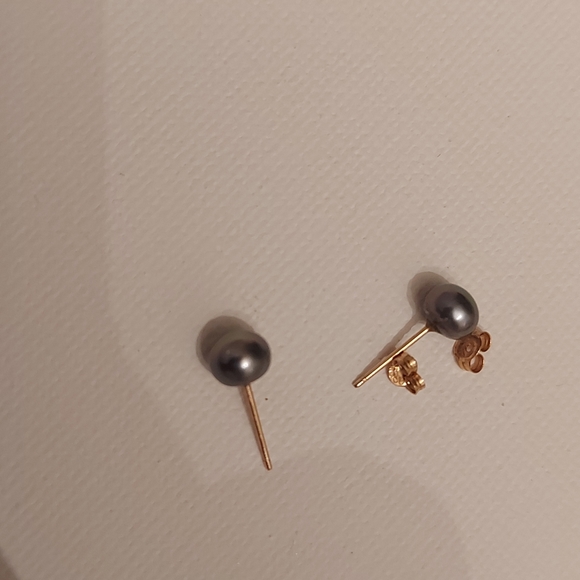 Small pearl earrings in 14k gold - Picture 5 of 6